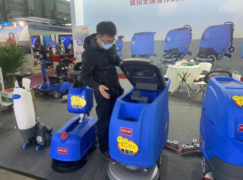 渭南坦洁洗地机公司致力于电动洗地机的生产、销售和服务百家